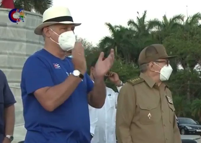 Raúl Castro y Díaz-Canel encabezan 1 de Mayo en Cuba Raúl Castro y Díaz-Canel encabezan 1 de Mayo en Cuba