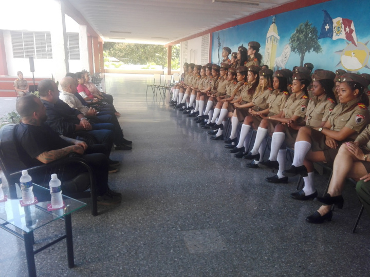 En la Escuela Militar Camilo Cienfuegos los candidatos a diputados resaltaron el valor del centro como cantera de oficiales de las Fuerzas Armadas Revolucionarias. /Foto: del autor En la Escuela Militar Camilo Cienfuegos los candidatos a diputados resaltaron el valor del centro como cantera de oficiales de las Fuerzas Armadas Revolucionarias. /Foto: del autor
