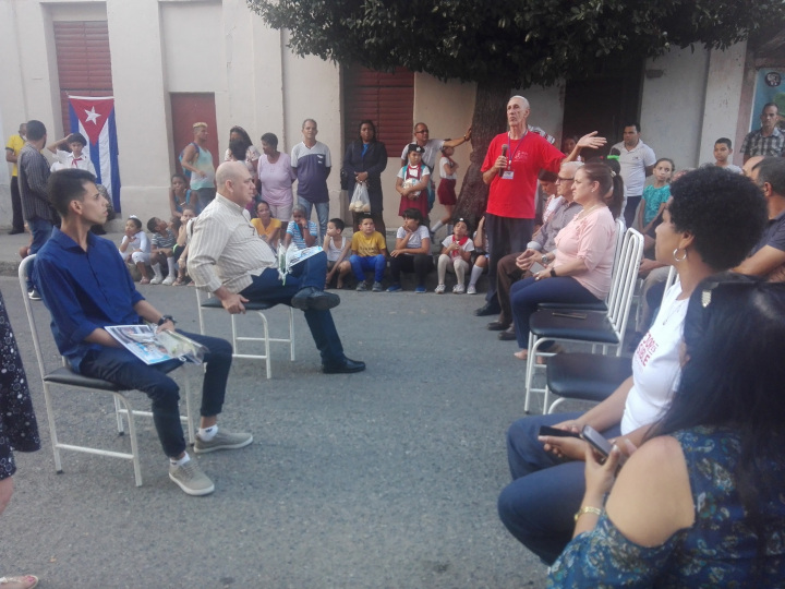 Encuentro con los pobladores del Consejo Popular La Gloria. /Foto: del autor Encuentro con los pobladores del Consejo Popular La Gloria. /Foto: del autor