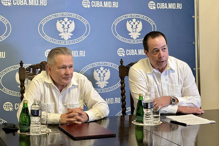 Entrega Rusia a Cuba donativo de medicamentos