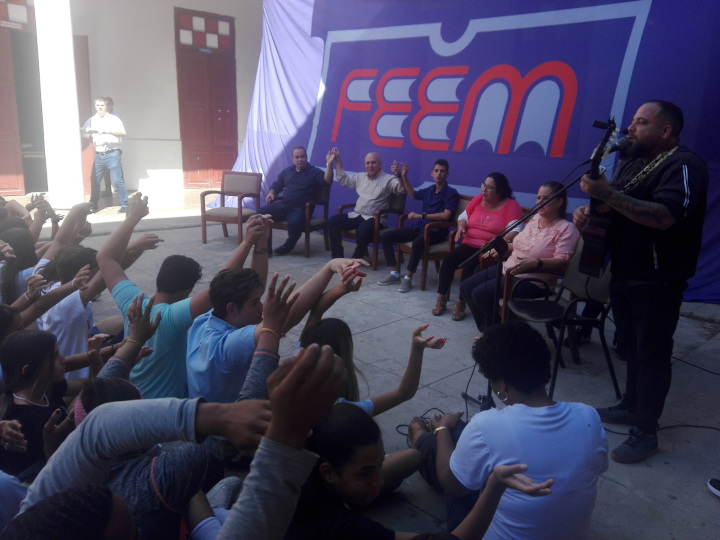 Resultó muy emotivo el intercambio con estudiantes y profesores del preuniversitario Eduardo García Delgado. /Foto: del autor Resultó muy emotivo el intercambio con estudiantes y profesores del preuniversitario Eduardo García Delgado. /Foto: del autor
