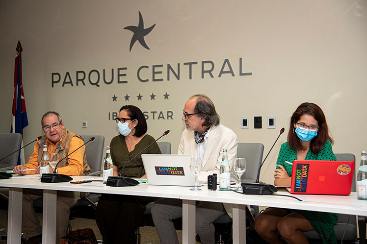 La 14 Bienal de La Habana perfila última etapa en Cuba La 14 Bienal de La Habana perfila última etapa en Cuba