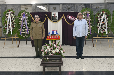 Asistió Raúl Castro a honras fúnebres de Leonardo Andollo Valdés 