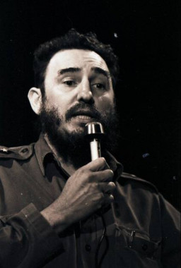 Colección presentada en el contexto del 1er. Coloquio Internacional dedicado al Comandante en Jefe