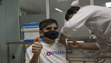 Gabriel Garcia Fernandez de 12 años primer paciente pediatrico en ser vacunado con Soberana 02, como parte del ensayo clinico con nios de 12 a 18 años. Foto: Ismael Francisco/ Cubadebate.